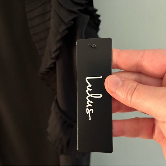 Lulus We Got The Pleat Black Statement Sleeve Shift Dress. Size XS. - Picture 5 of 13